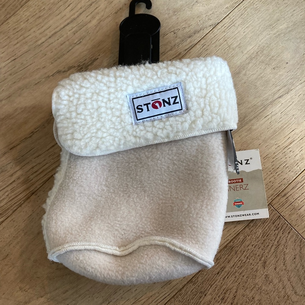 Stonz M bootie linerz NWT